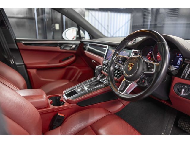 PORSCHE MACAN 2019 Image 31