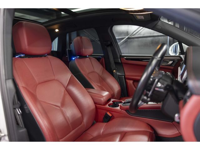 PORSCHE MACAN 2019 Image 31