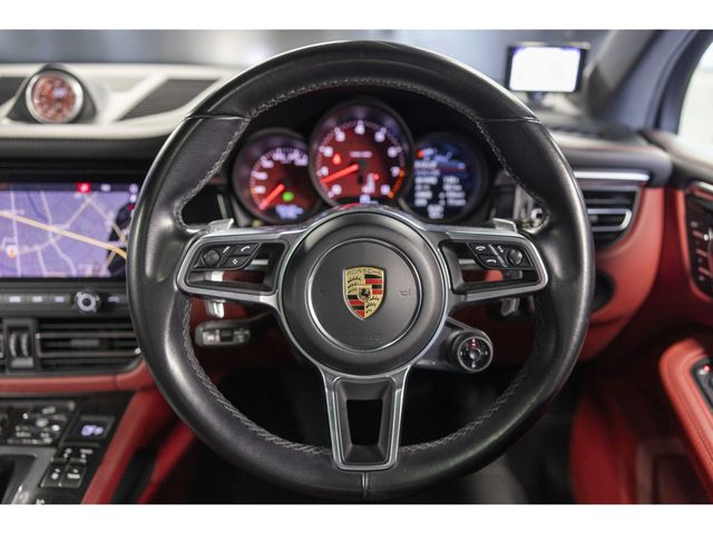 PORSCHE MACAN 2019 Image 31