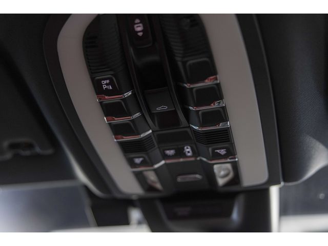 PORSCHE MACAN 2019 Image 31