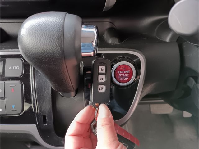 HONDA N BOX CUSTOM 2017 Image 31