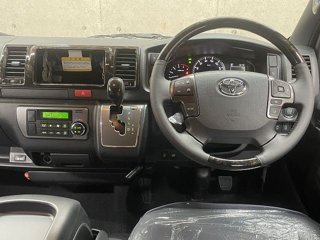 TOYOTA HIACE VAN 2WD 2026 Image 31