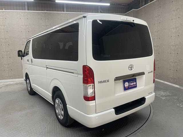 TOYOTA HIACE VAN 2WD 2026 Image 31