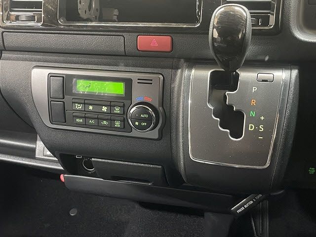 TOYOTA HIACE VAN 2WD 2026 Image 31