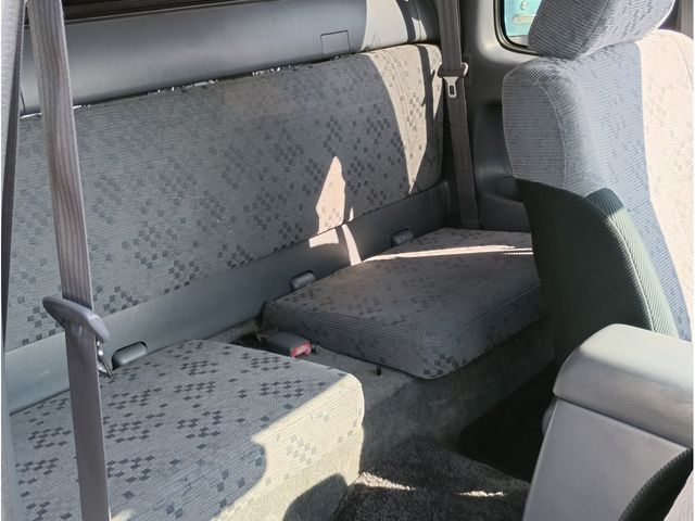 TOYOTA HILUX 2WD 2002 Image 31