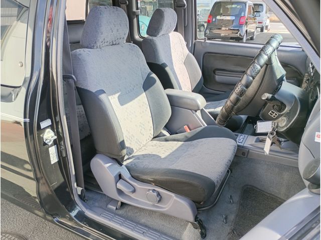 TOYOTA HILUX 2WD 2002 Image 31