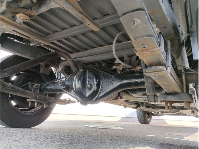 TOYOTA HILUX 2WD 2002 Image 31