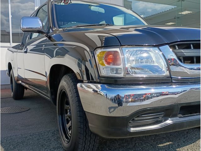 TOYOTA HILUX 2WD 2002 Image 31