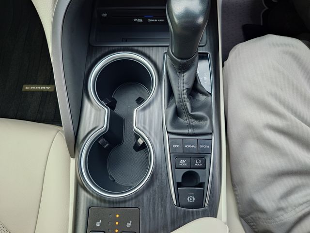 TOYOTA CAMRY HYBRID 2021 Image 31