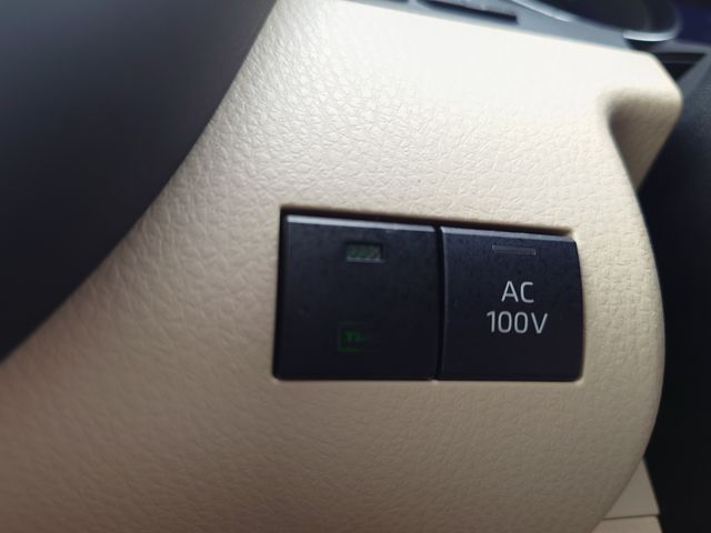 TOYOTA CAMRY HYBRID 2021 Image 31