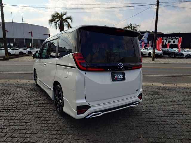 TOYOTA NOAH HYBRID 2024 Image 31