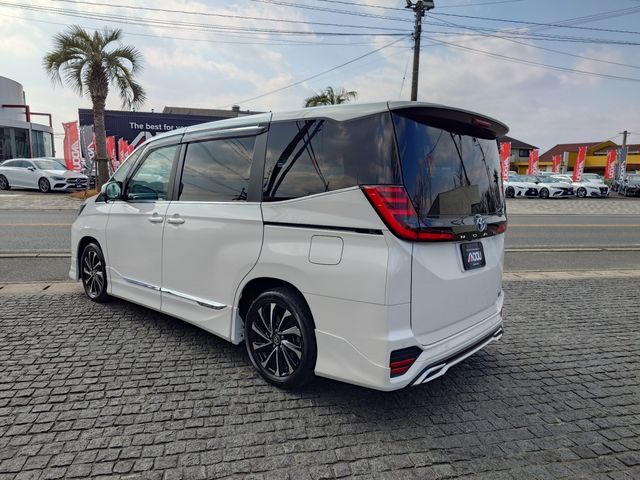 TOYOTA NOAH HYBRID 2024 Image 31