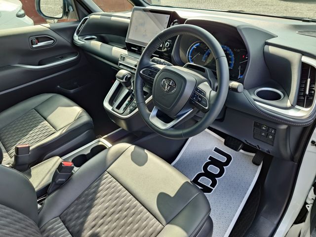 TOYOTA NOAH HYBRID 2024 Image 31