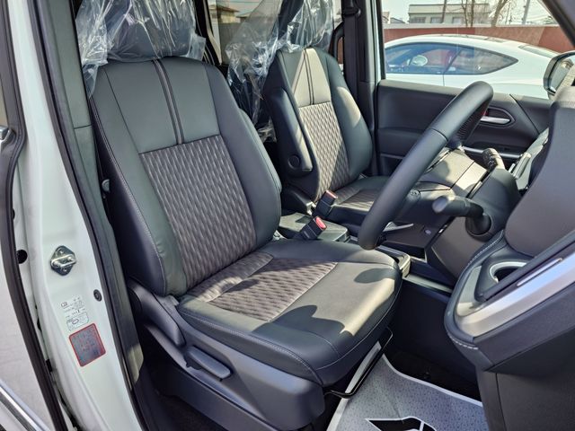 TOYOTA NOAH HYBRID 2024 Image 31