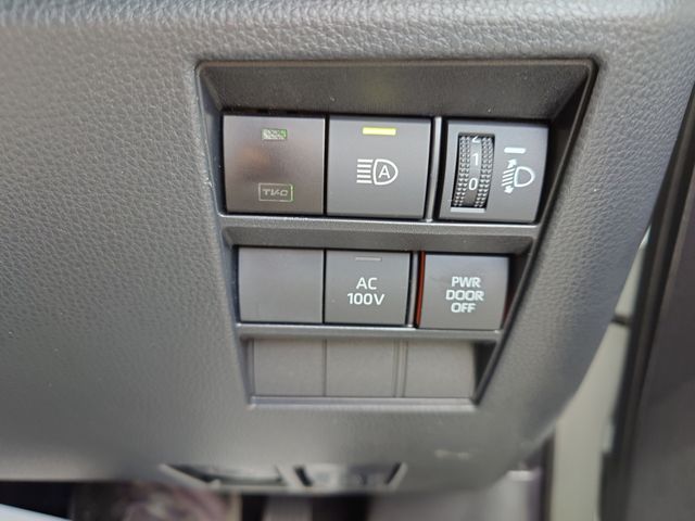 TOYOTA NOAH HYBRID 2024 Image 31