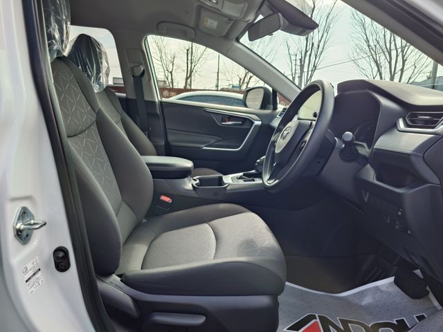 TOYOTA RAV4 HYBRID 2WD 2023 Image 31