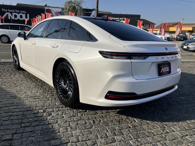 TOYOTA CROWN SEDAN HYBRID 2025 Image 31