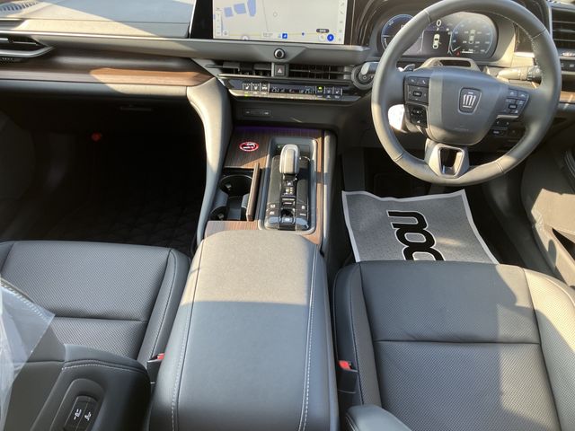 TOYOTA CROWN SEDAN HYBRID 2025 Image 31