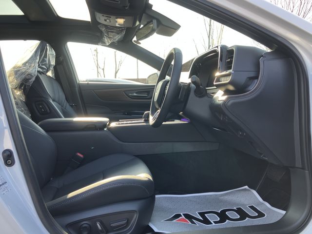 TOYOTA CROWN SEDAN HYBRID 2025 Image 31