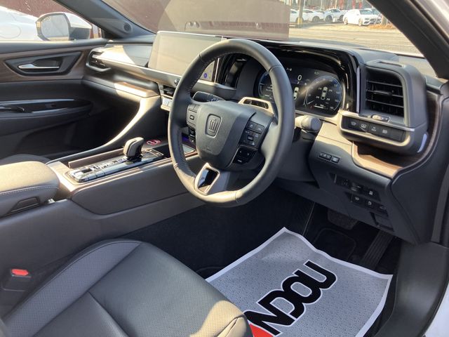 TOYOTA CROWN SEDAN HYBRID 2025 Image 31