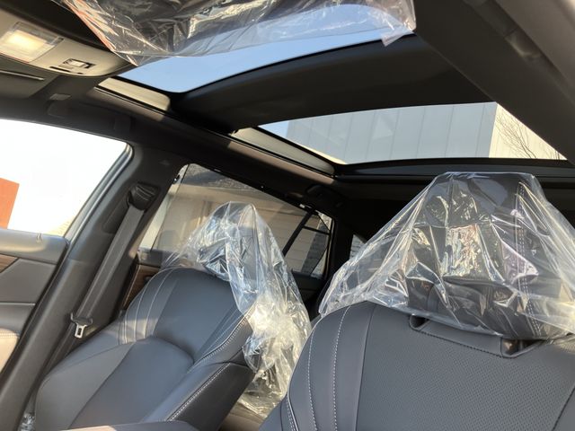 TOYOTA CROWN SEDAN HYBRID 2025 Image 31