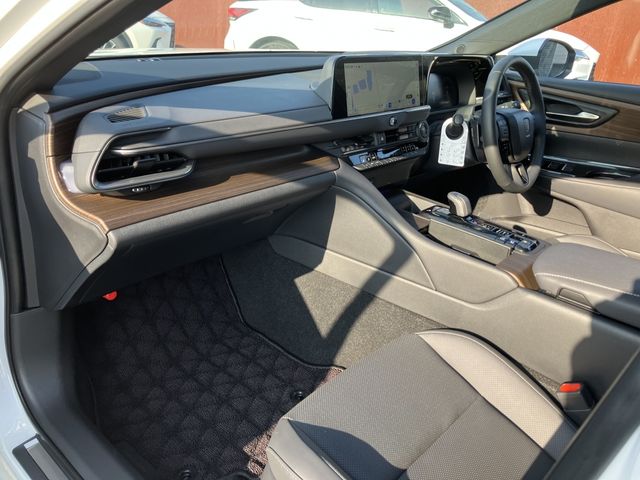 TOYOTA CROWN SEDAN HYBRID 2025 Image 31