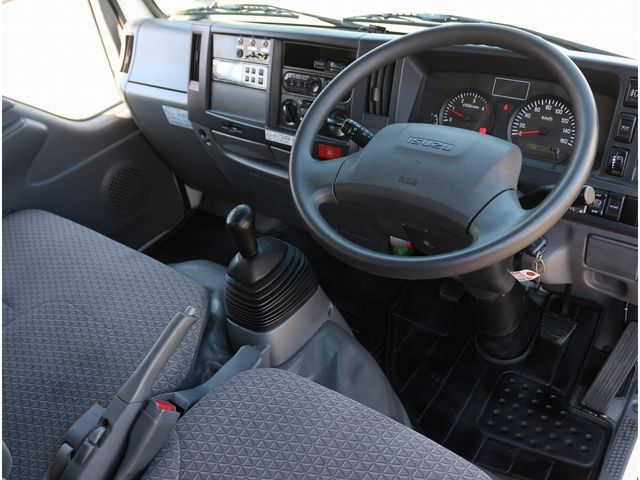 ISUZU ELF 2018 Image 31
