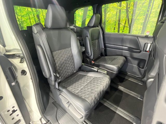 TOYOTA VOXY 4WD 2025 Image 31