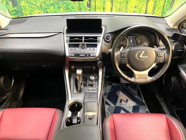 TOYOTA LEXUS NX300H 2018 Image 31