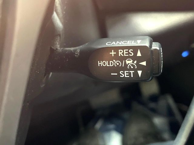 TOYOTA C-HR 2017 Image 31