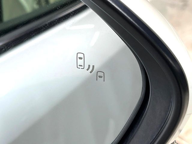 TOYOTA C-HR 2017 Image 31