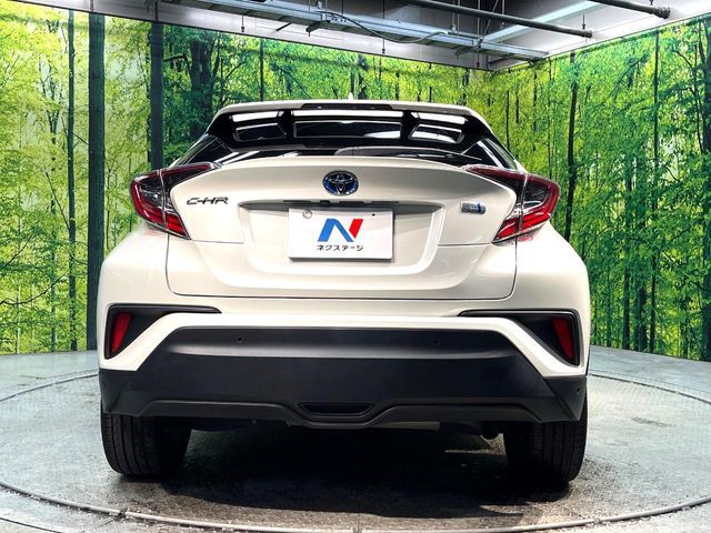 TOYOTA C-HR 2017 Image 31