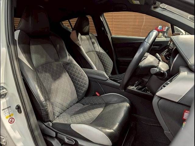 TOYOTA C-HR 2019 Image 31