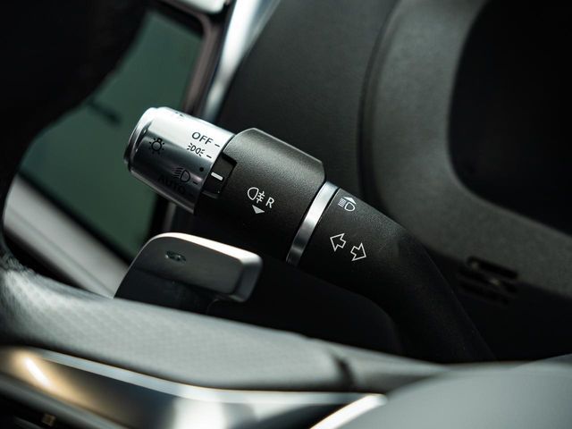 JAGUAR XESERIES 2021 Image 31