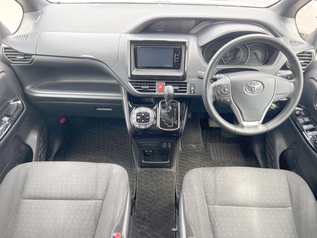 TOYOTA NOAH 2018 Image 31