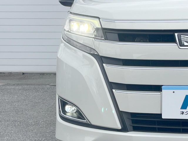 TOYOTA NOAH 2018 Image 31