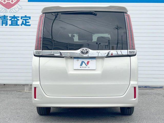 TOYOTA NOAH 2018 Image 31