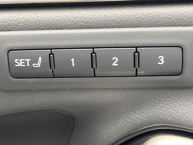 TOYOTA LEXUS ES300H 2019 Image 31