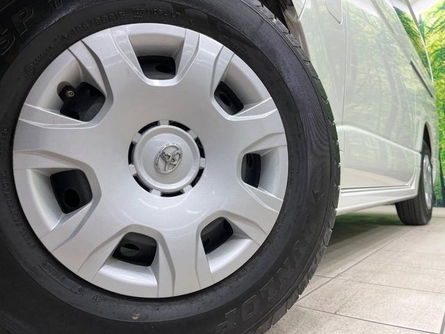 TOYOTA HIACE VAN 2WD 2024 Image 31