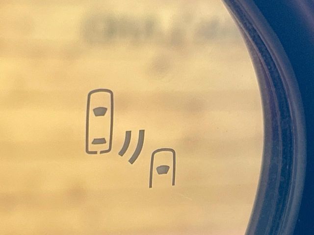 TOYOTA C-HR 2017 Image 31