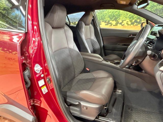 TOYOTA C-HR 2017 Image 31