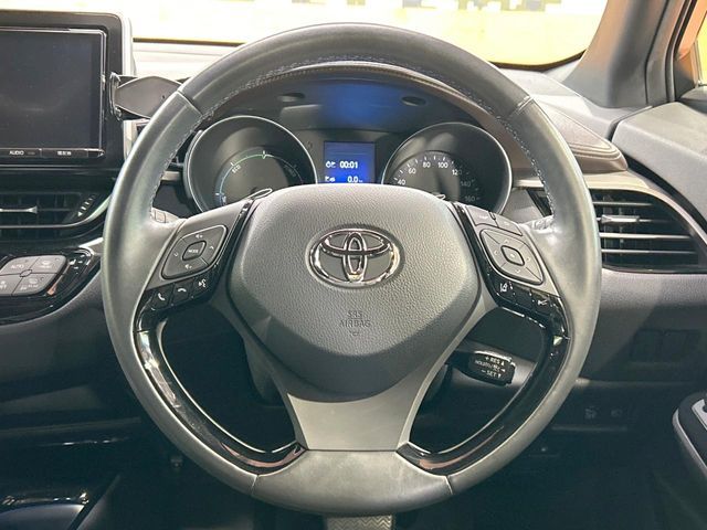 TOYOTA C-HR 2017 Image 31