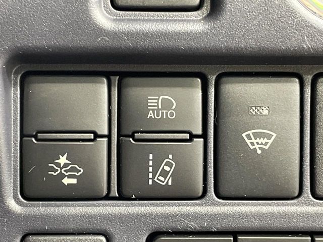 TOYOTA NOAH 2016 Image 31