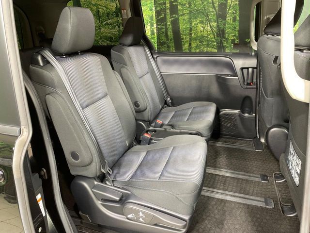 TOYOTA NOAH 2016 Image 31