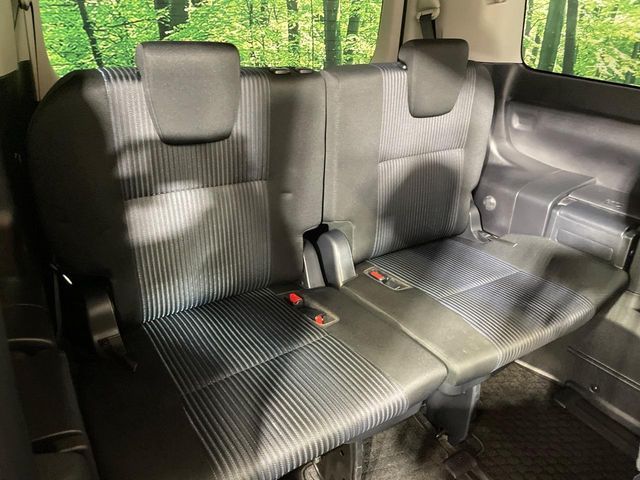 TOYOTA NOAH 2016 Image 31