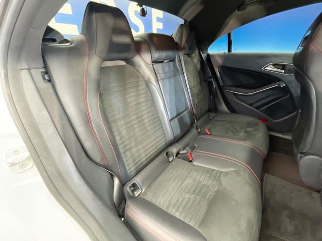 MERCEDES BENZ CLA CL 2017 Image 31