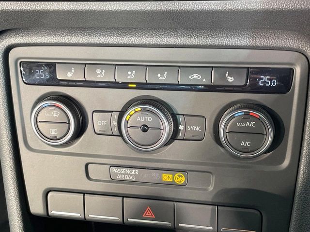 VOLKSWAGEN THE BEETL 2016 Image 31