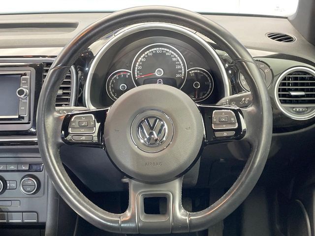VOLKSWAGEN THE BEETL 2016 Image 31