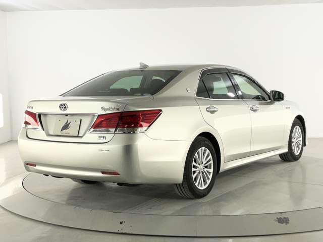 TOYOTA CROWN SEDAN HYBRID 2017 Image 31