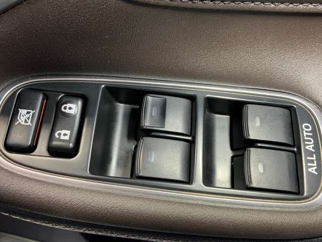 TOYOTA CROWN SEDAN HYBRID 2017 Image 31